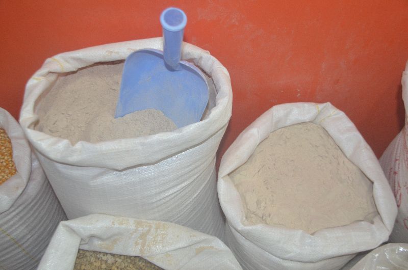 בן חילף טף Eragrostis tef, אינג'רה, ליקוט