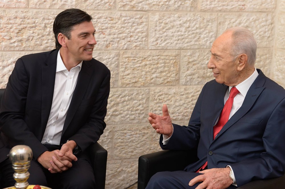 שמעון פרס ומנכ"ל AOL