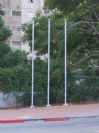 התקנת 3 תרני פלדה בכיכר השוטר ברחובות